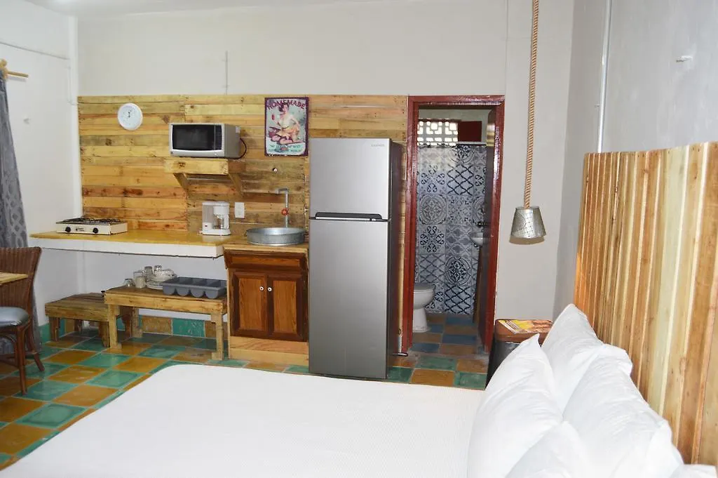 פוארטו מורלוס Casona Roja Suite 2*, פוארטו מורלוס מקסיקו