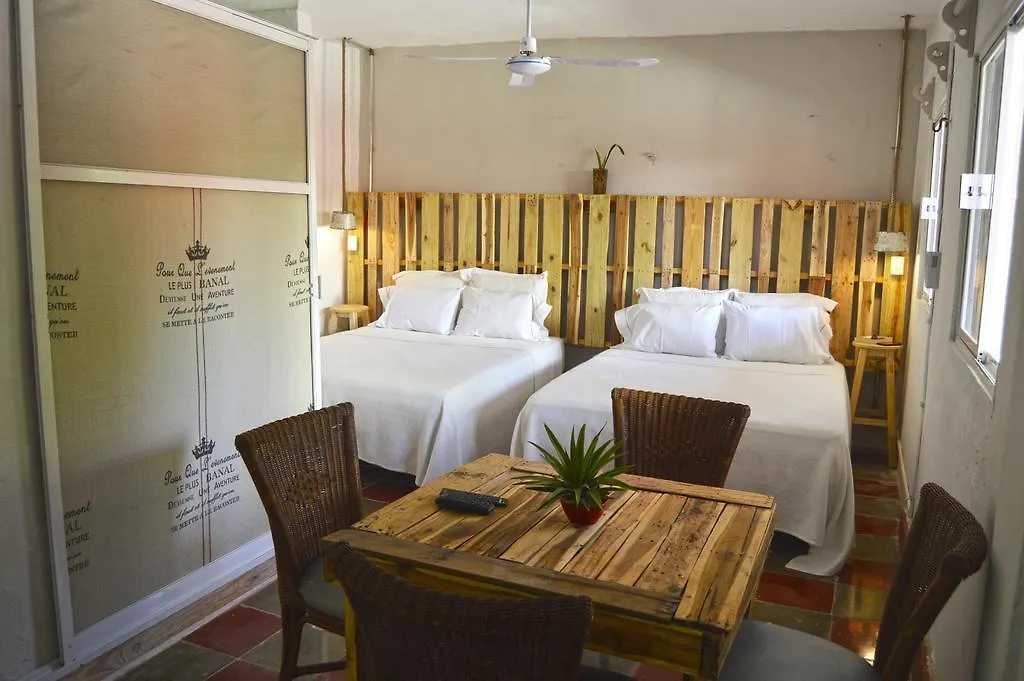 בית הארחה פוארטו מורלוס Casona Roja Suite