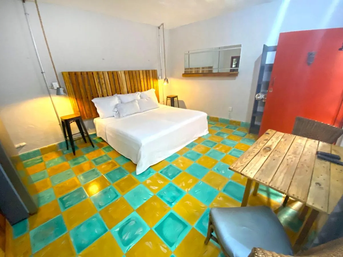 ** בית הארחה פוארטו מורלוס Casona Roja Suite מקסיקו