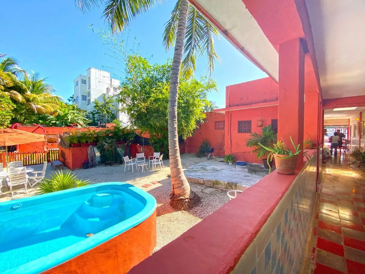 פוארטו מורלוס Casona Roja Suite 2*, פוארטו מורלוס