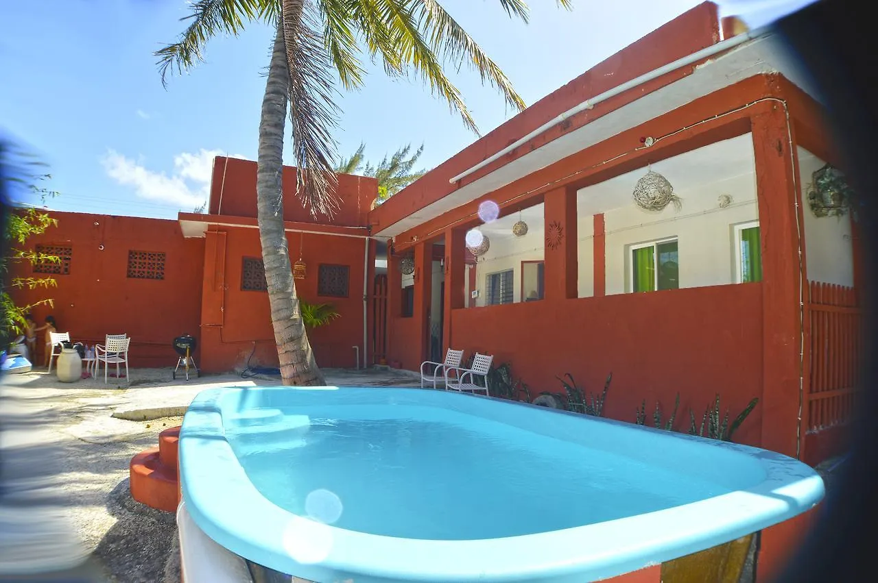 Casona Roja Suite Puerto Morelos Guest house